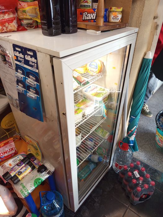 Хладилна витрина