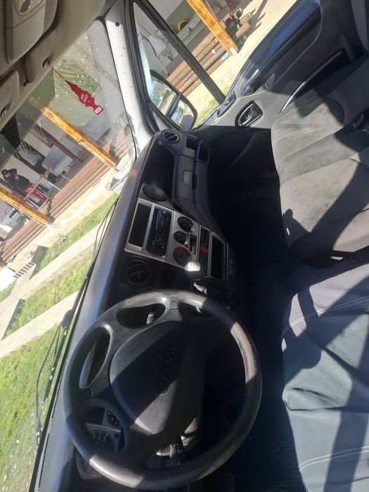 Vând duba iveco daily 2.3 hpi