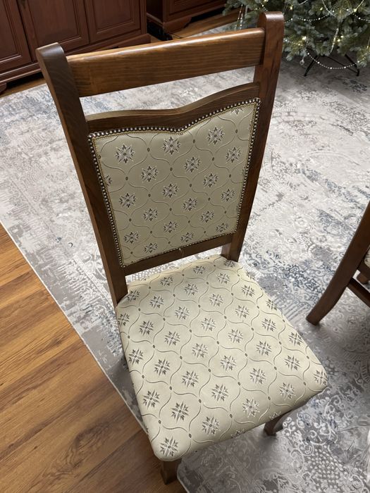 Комплект обеденный стол и стулья