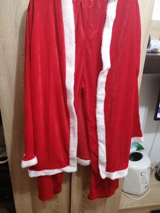 Rochita si costum Mos Craciun