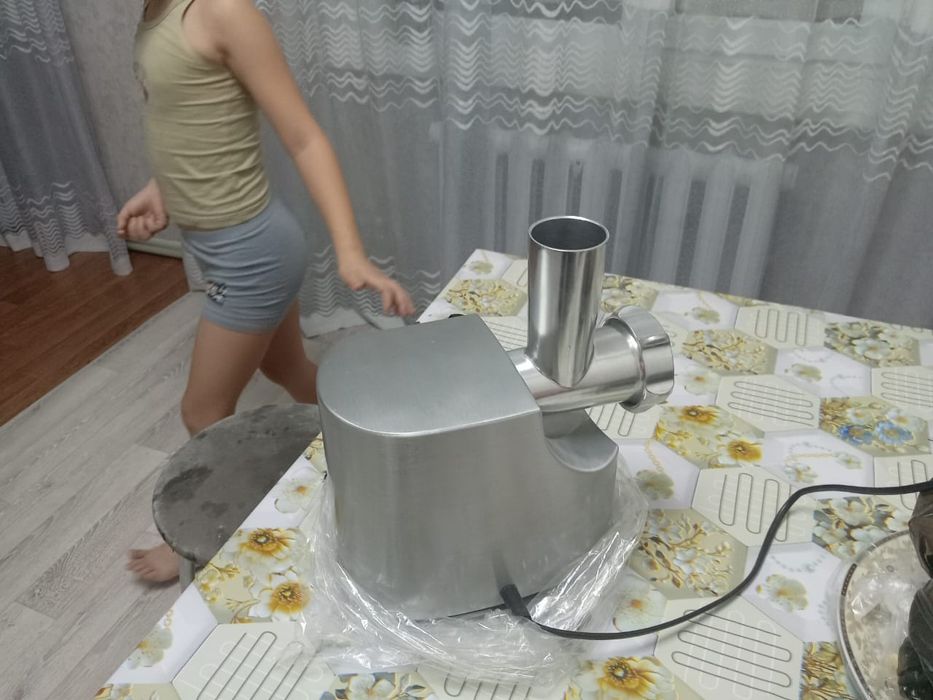 Продам Мясорубку.