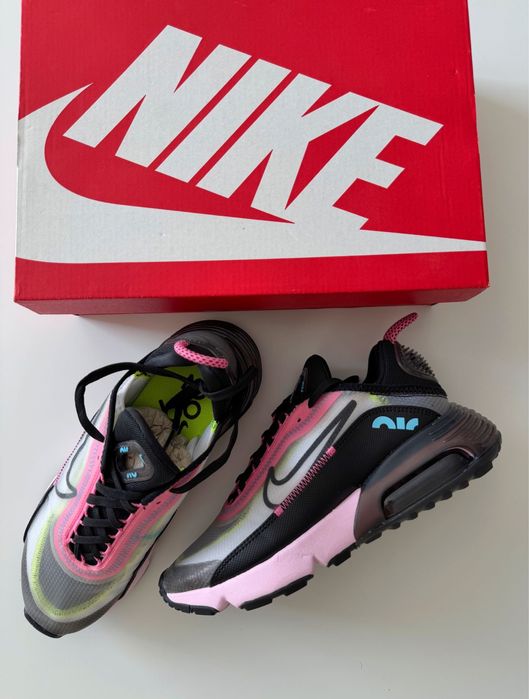 Дамски Nike Air Max 2090