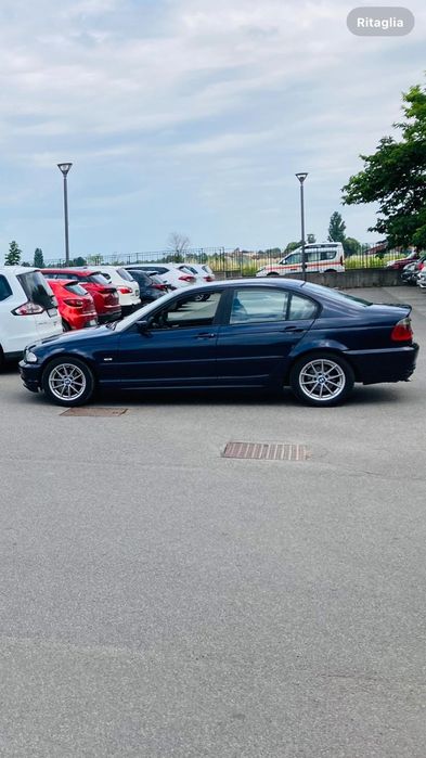 Vând un BMW Seria 3 E46 sedan, o mașină întreținută meticulos, atât me