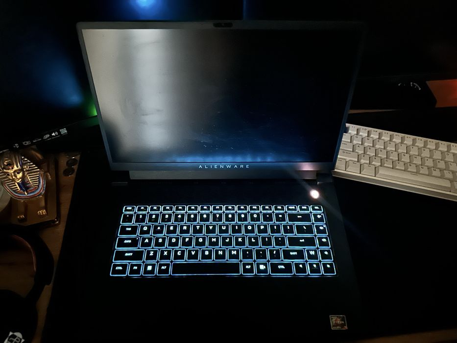 Alienware m15 R7