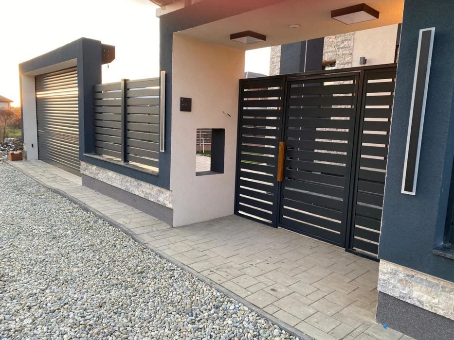 Garduri si porti din sipca metalica, panouri stil jaluzele, tabla cutata, plasa bordurata, fier forjat, BCA si beton si alte modele disponibile