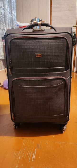 Чемодан на колёсах