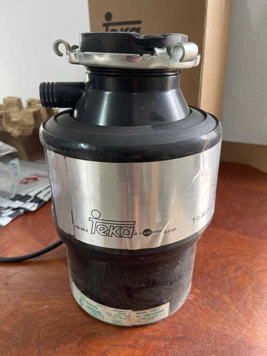 Teka TR 550 tocător de deșeuri pentru chiuvetă, negru