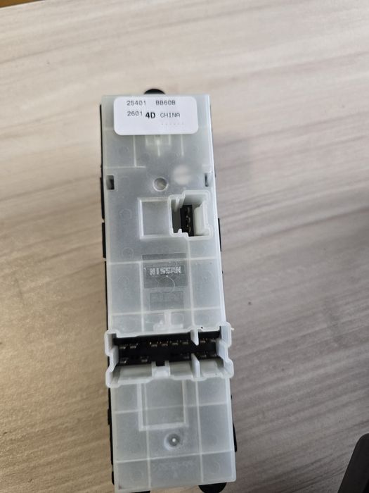 Nissan qashqai дръжки лява и дясна и управление за прозорци