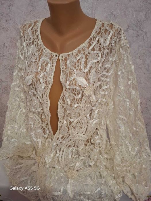 Бяла Жилетка /дантела и перли