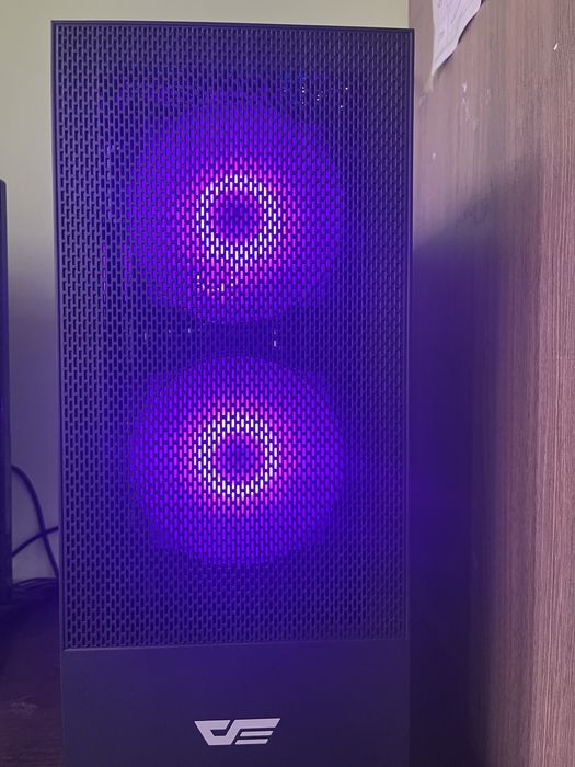 Мощен Геймарски компютър/RX 580 8gb/16ram/i5/HDD 500/SSD 240