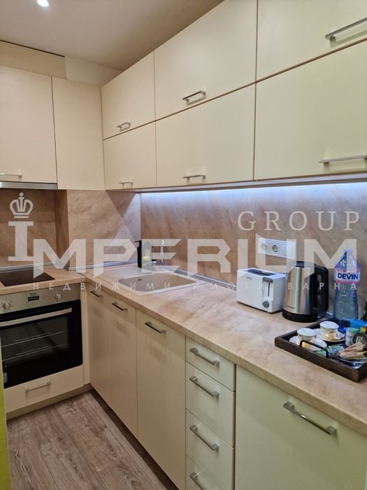 Дава се под наем Двустаен апартамент в Варна, Център - 65 кв.м за 663 € - Снимка #2