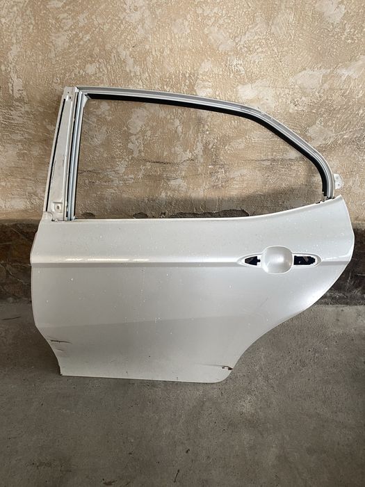 Передная двер Tayota Camry 70