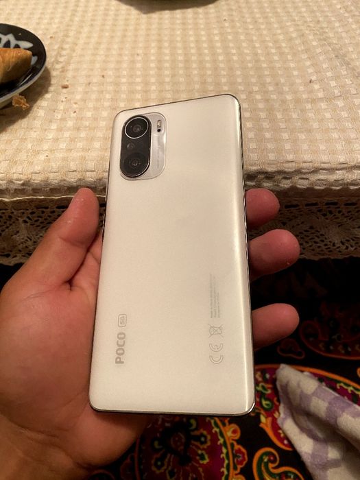 Poco f3  sroshni sotiladi