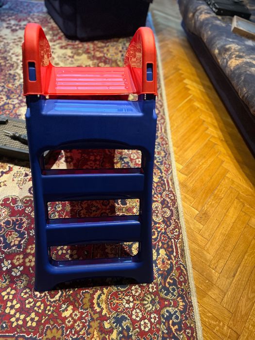 Детска пързалка вътре/навън