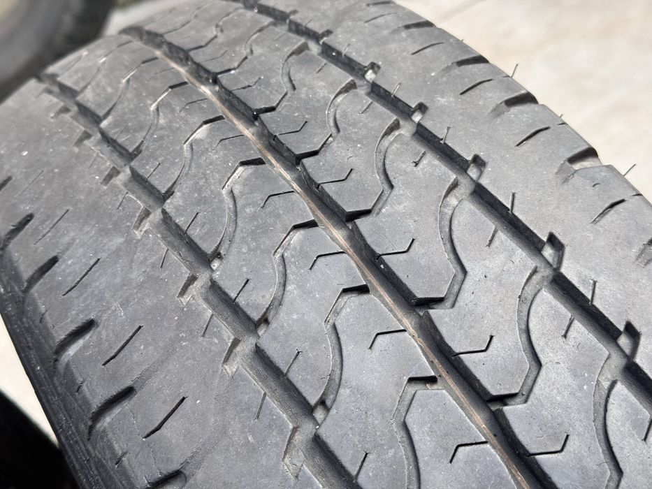 235/65/R16C Dunlop Econodrive 2бр летни бус dot4320