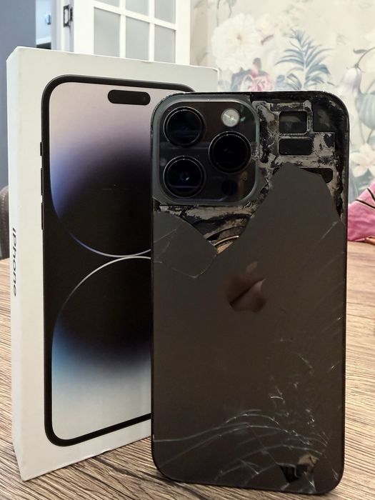 Продам (айфон) iPhone 14 pro max
