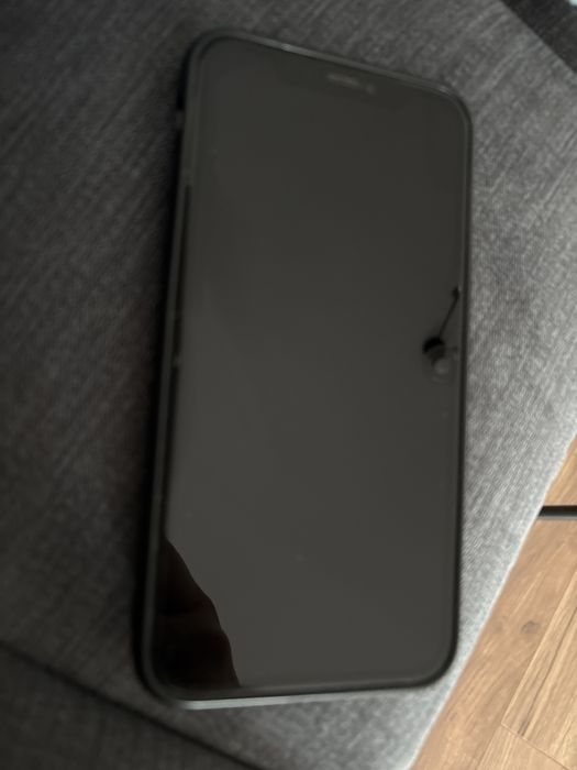 Iphone 11  64 Gb in stare buna
