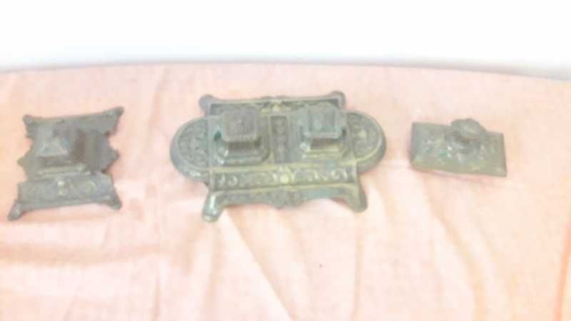 Calimara de birou din bronz doroc