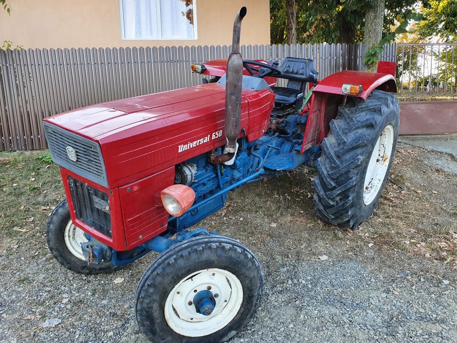 Tractor Universal 550
