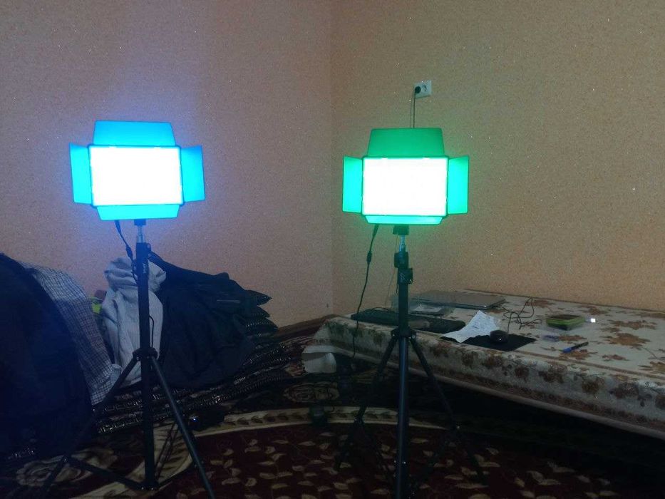 RGB prajektor shtativ bilan