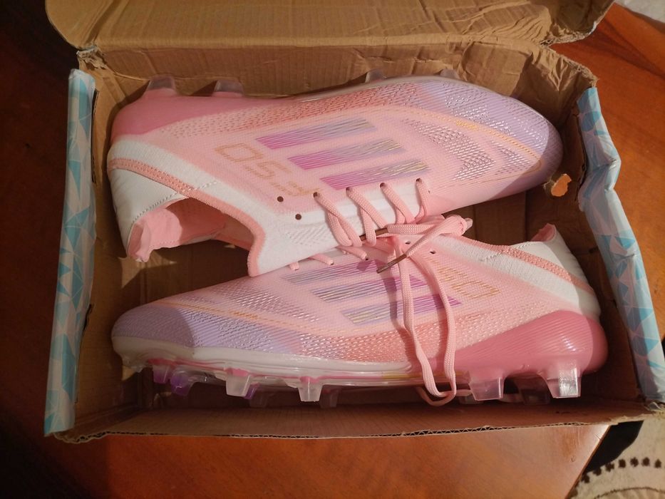 Продаю бутсы адидас