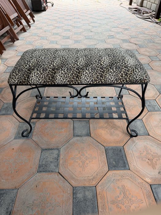 Банкетка в прихожую