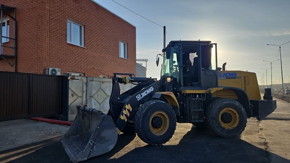 Продам фронтальный погрузчик