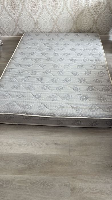 Матрас без дефекта, диван