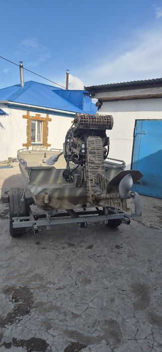 Продам лодку болотоход