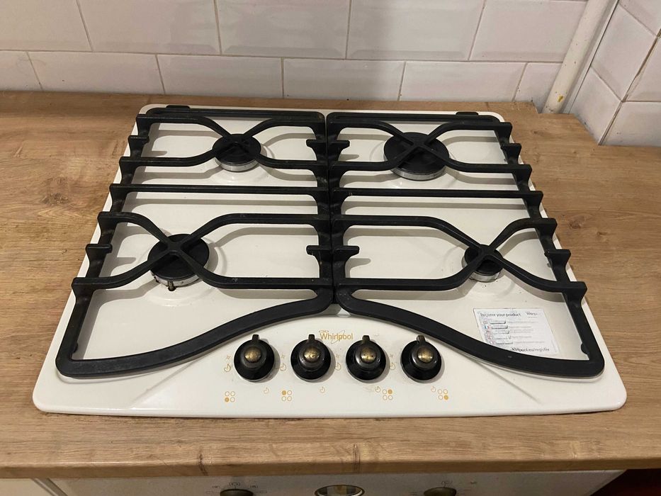 Mobilă de bucătărie IKEA (Bodbyn) – echipată cu electrocasnice retro