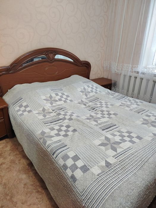 Продам спальный гарнитур.