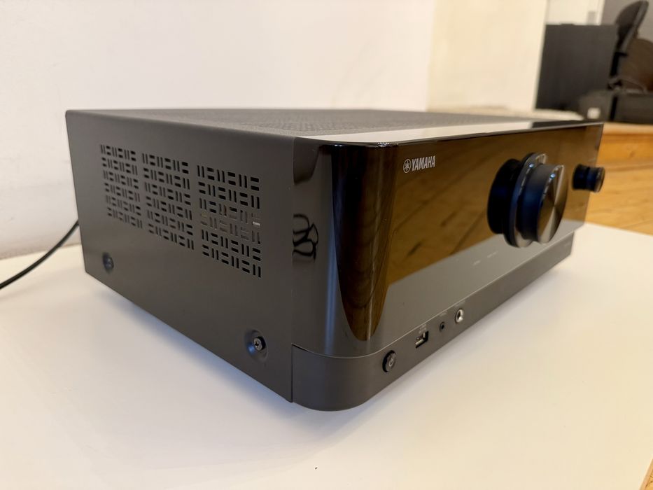 Yamaha RX-V4A Receiver AV 5.2 – 8K / 4K 120Hz, eARC, MusicCast, YPAO