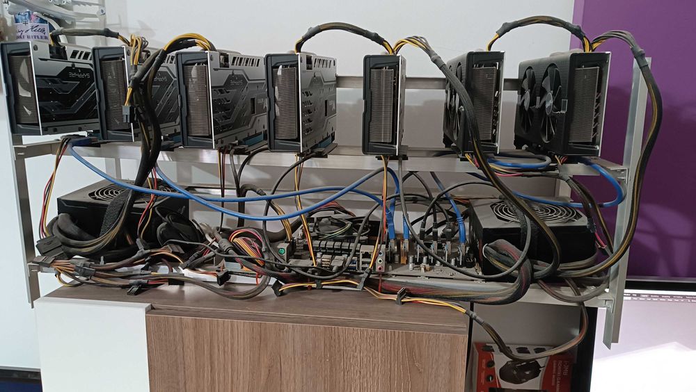 Майнинг риг Копачка - 7 х RX570 4 GB, захранване 2 х 700 W