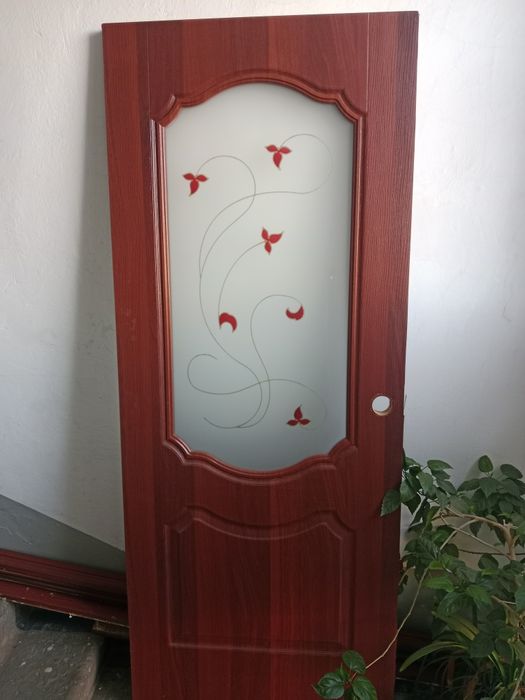 Продам межкомнатную дверь
