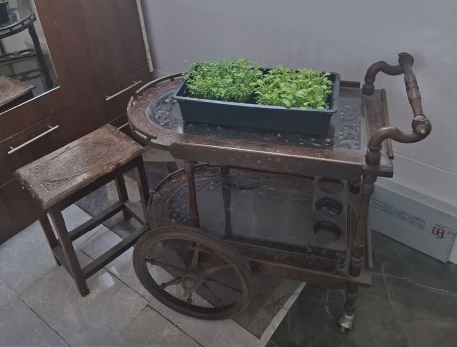 Стариная тележка и стулчик