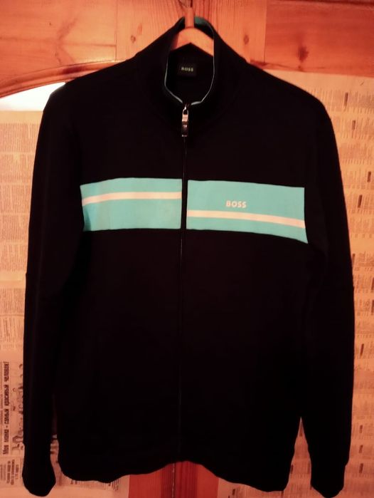 Продам спортивный костюм