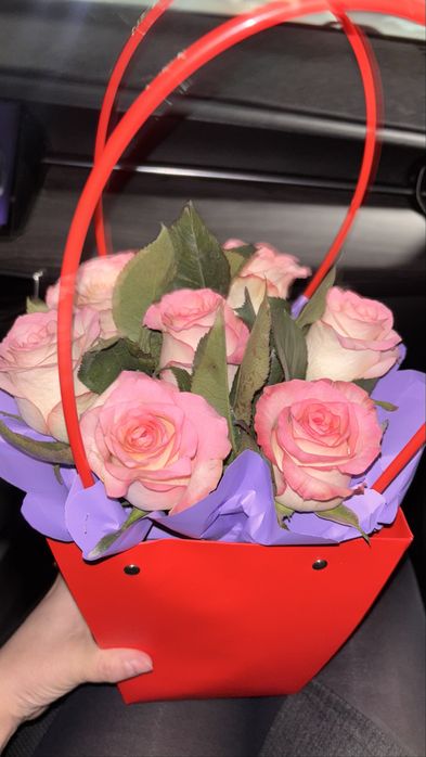 Цветы розы 4000 тенге