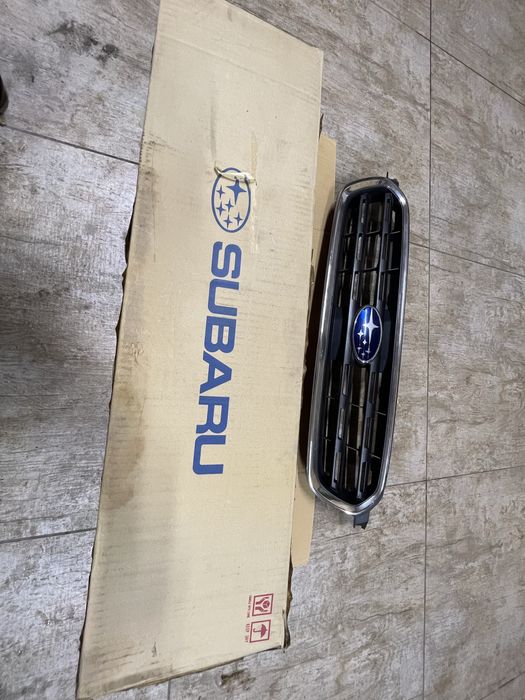 Решетка радиатора субару