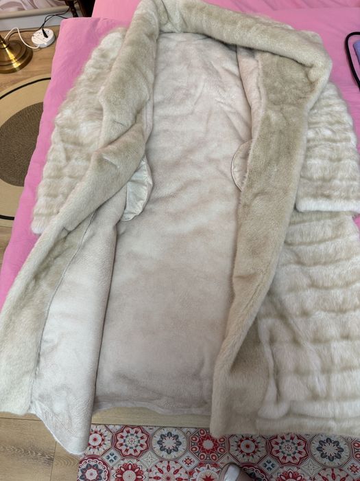 Женская шуба до колен