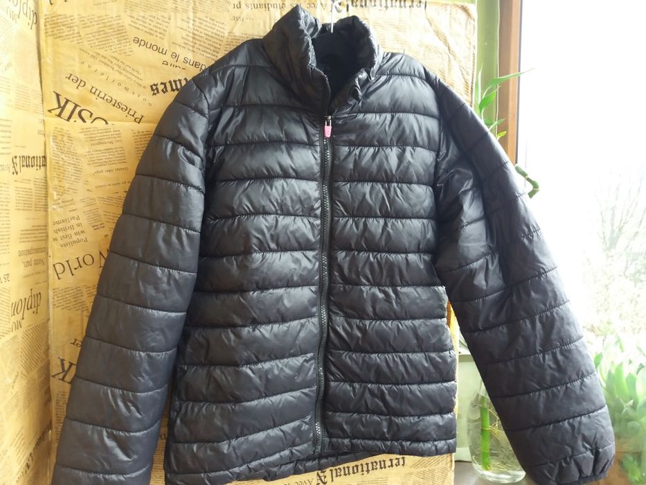 за 11/12 год.черно детско яке.подходящо за пролетта