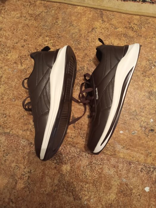 Продам кроссовки  Reebok