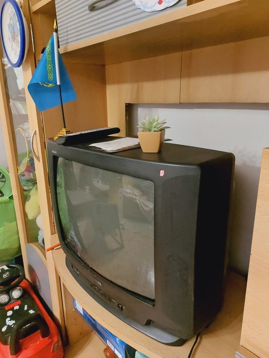 Телевизор продам