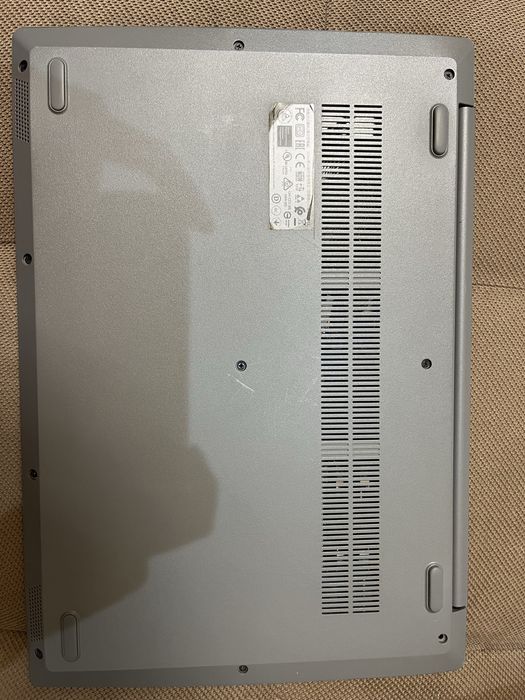Лаптоп Lenovo,UHD Graphics 128mb