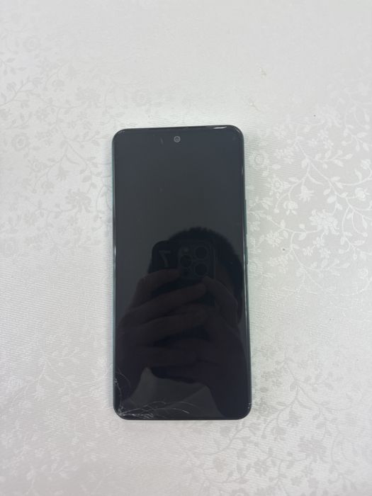 Продаю Телефон Vivo V40Lite Б/У