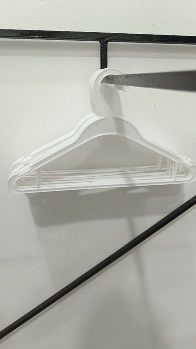 вешалкалар, стеллаж