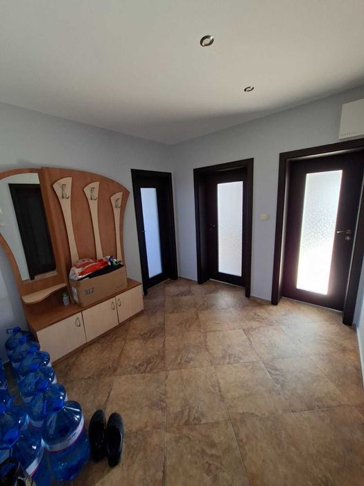 Дава се под наем Тристаен апартамент в Варна, Център - 100 кв.м за 1196.97 € - Снимка #6