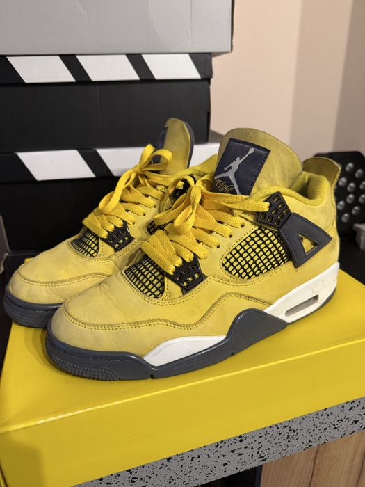 Jordan Retro 4 Lightning
