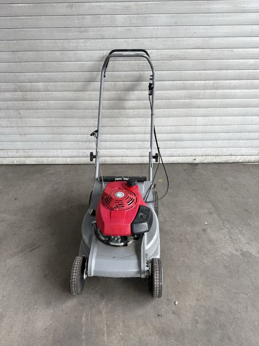 Продавач Косачка HONDA