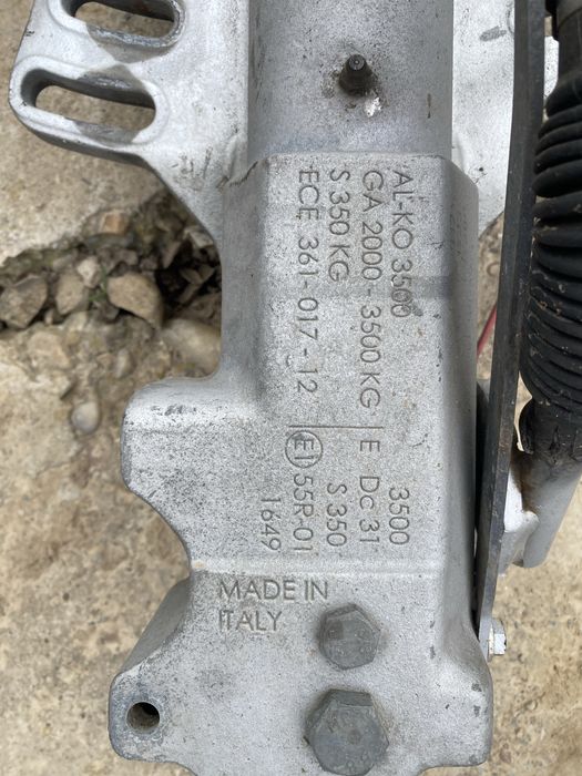 Vând proțap AL-KO 3.5T  și fustă trailer