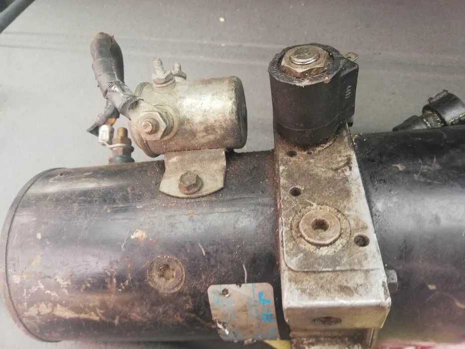 хидравлична помпа 24волта